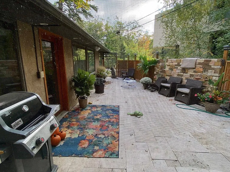 3517 W 21st St — Photo 3