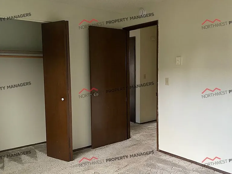 514 N Medcalf Ln #124 — Photo 13