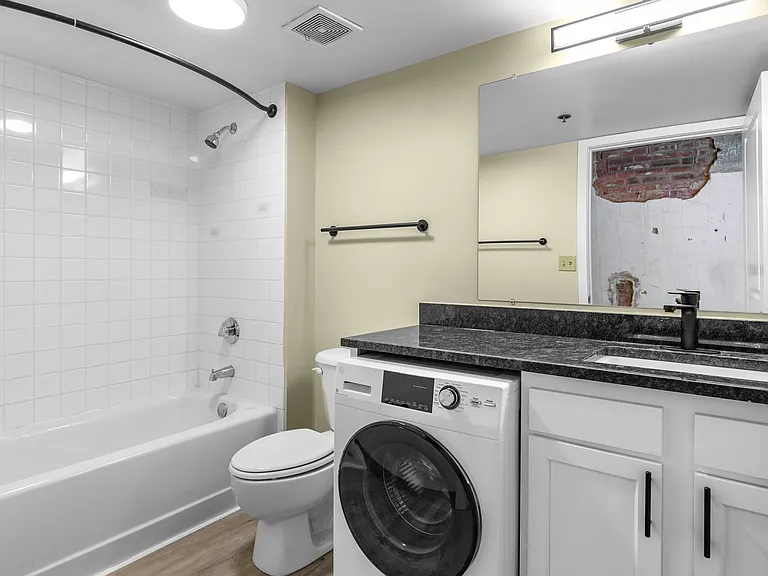 2E - Bathroom 2E - Bathroom