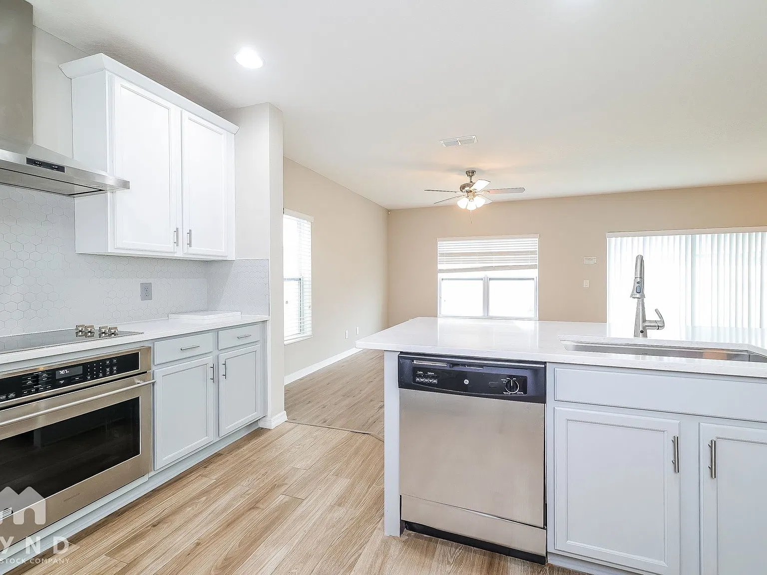 4 bed, 2.0 bath, 1820 sqft, $2,225 — Photo 2