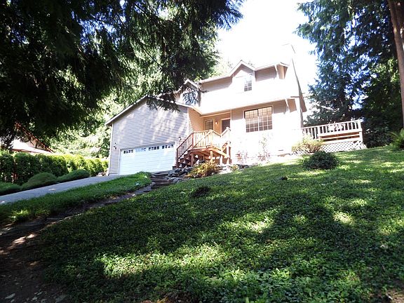 2nd image of 452 210th Ave NE