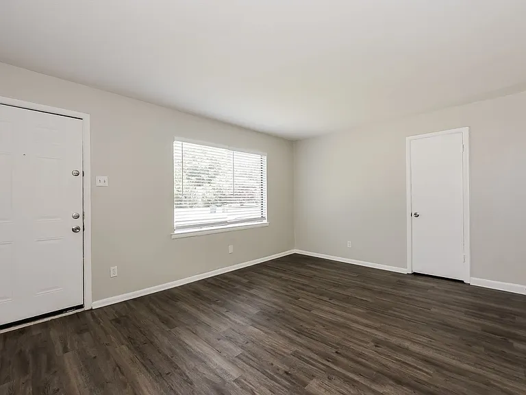 720 Emberwood Dr — Photo 18