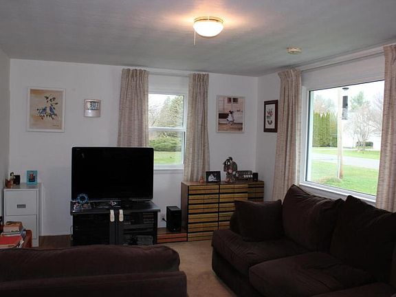 5th image of 4770 Woodside Dr