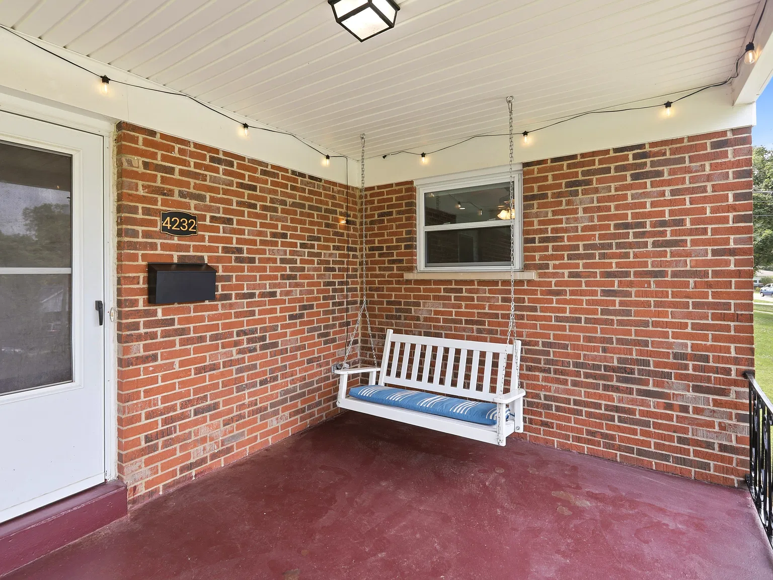 3 bed, 1.5 bath, 1000 sqft, $1,995 — Photo 2