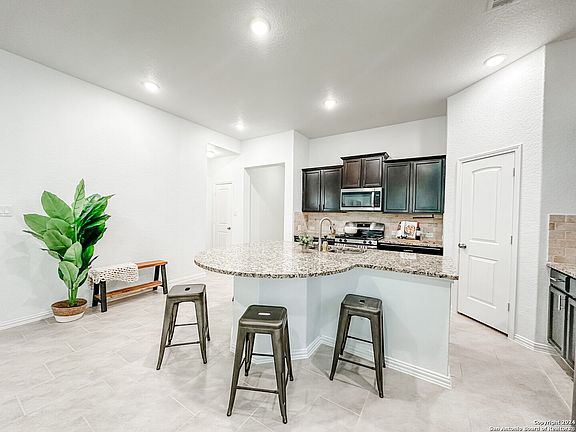 4th image of 6030 Akin Cir