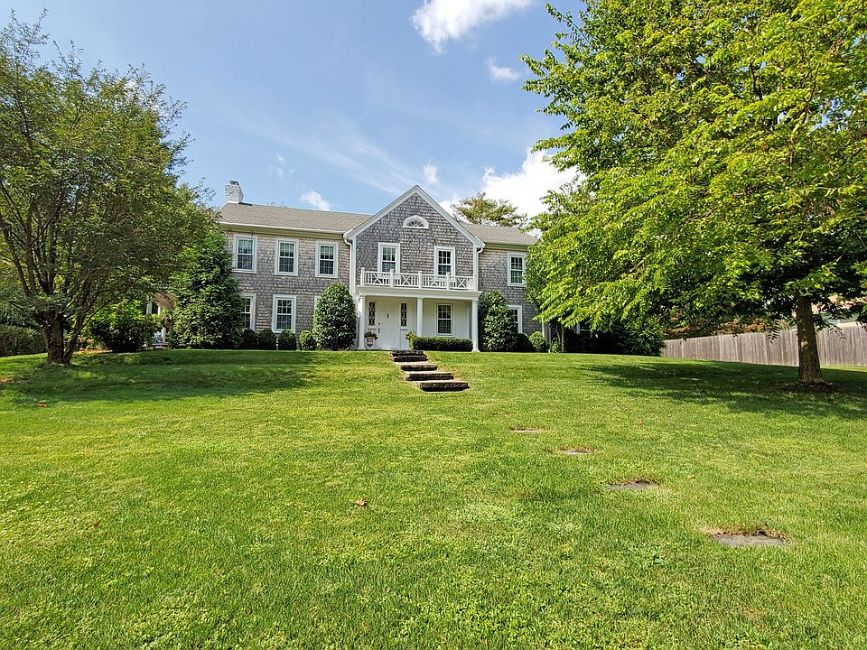 109 Grovers Avenue