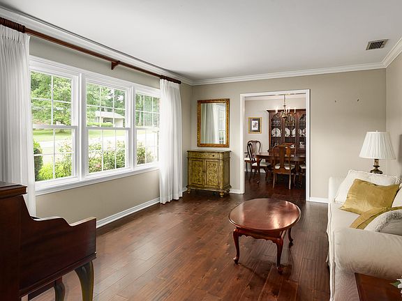 4th image of 213 Meadow Hill Rd