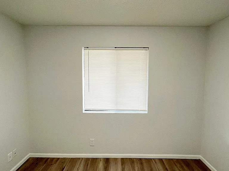 4915 Huntington Ave #6 — Photo 17