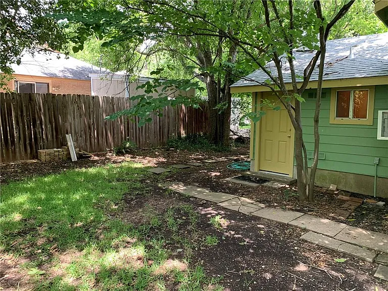 4428 Gillis St — Photo 21