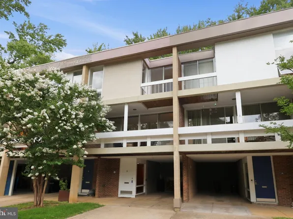 11510 Maple Ridge Rd, Reston, VA 20190