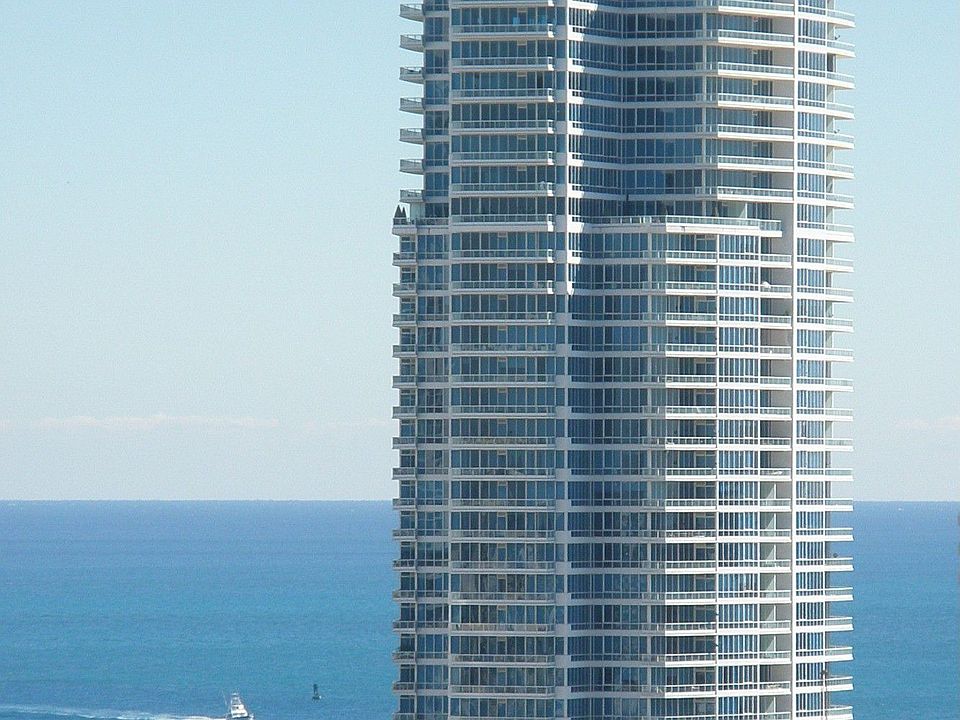 1st image of 100 S Pointe Dr APT 1109