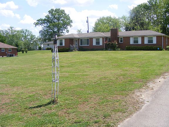 2nd image of 206 Kennith Dr