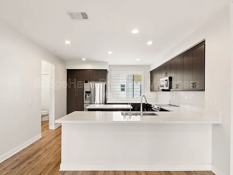 721 Shoreline Rd — Photo 15