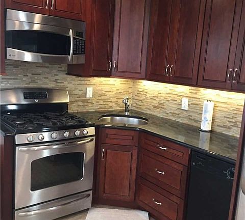 2nd image of 39 Yennicock Ave #2