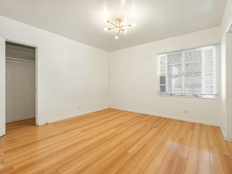 412 Pioneer Dr — Photo 3