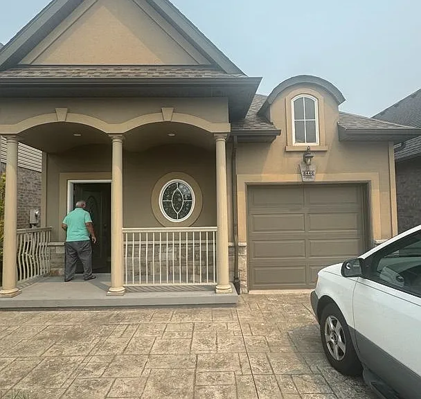 8446 Jennifer Cres #LOWER — Photo 25