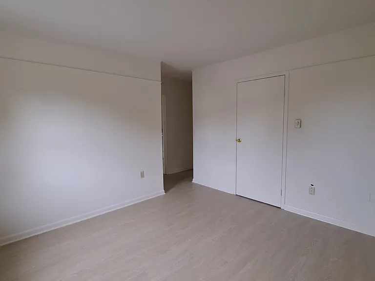 Charlotte Place Apartments — Photo 5