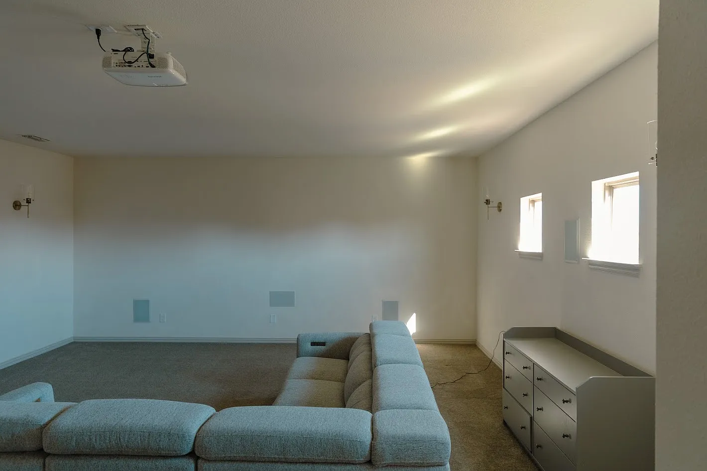4 bed, 4000 sqft, $4,700 — Photo 4