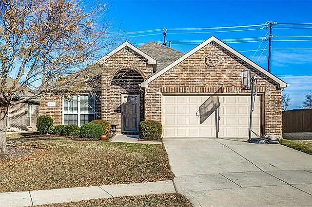 3 bed, 2100 sqft, $2,800 — Photo 4