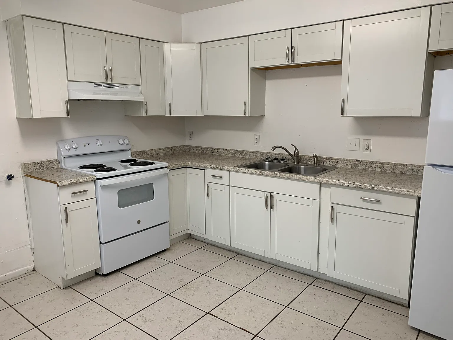 2 bed, 812 sqft, $1,200 — Photo 2