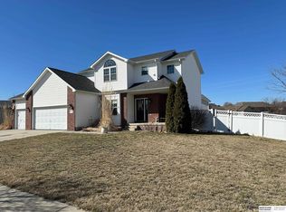 5940 Cavvy Rd, Lincoln, NE 68516