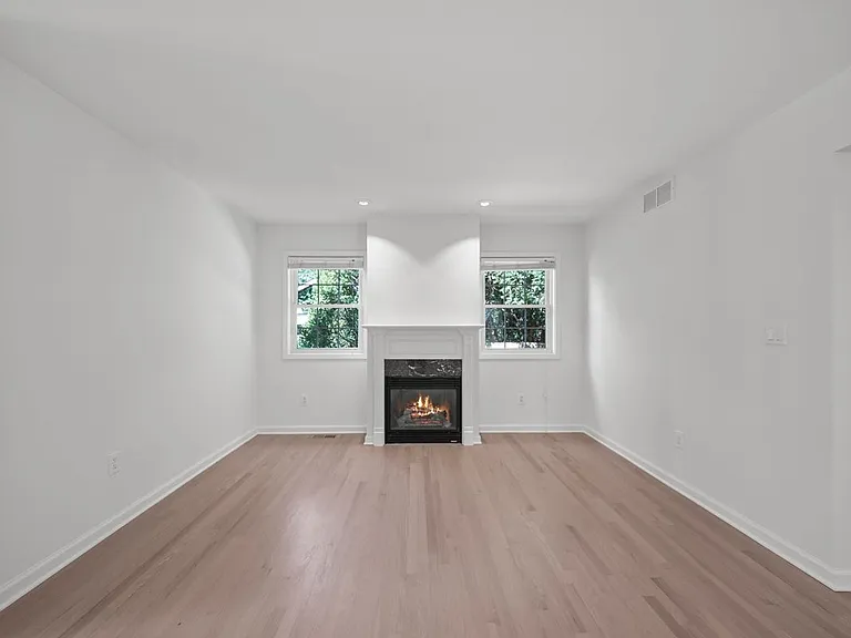 650 W Lincoln St — Photo 10