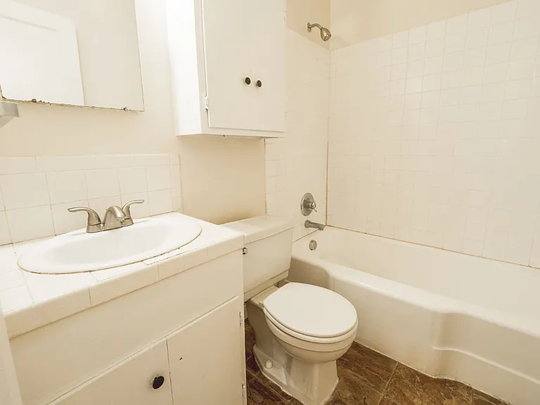 Colonial Park Apartments - Comfortable Living with a $99 Deposit Move-In Special — Photo 9