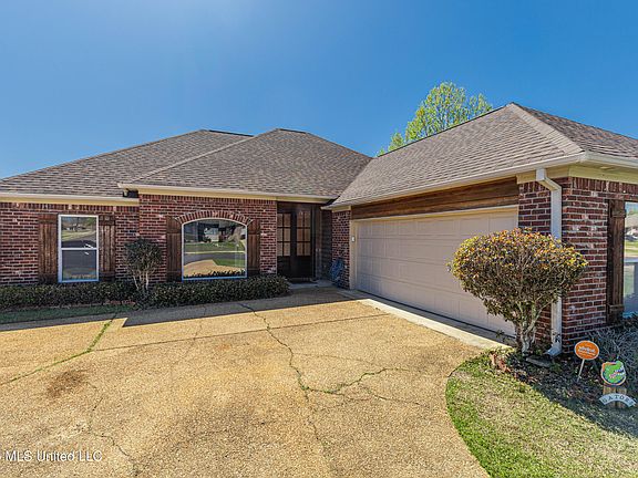 4th image of 301 Spring Hill Point