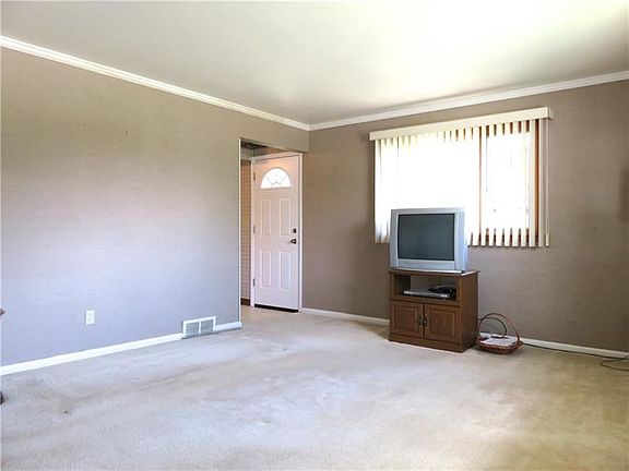 2nd image of 514 Weaver St