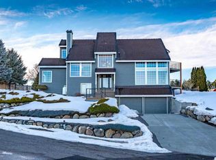 213 E 47th Pl, Kennewick, WA 99337
