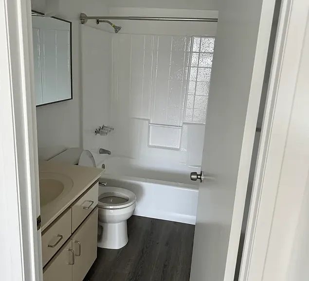 117 N 1st St #6 — Photo 8