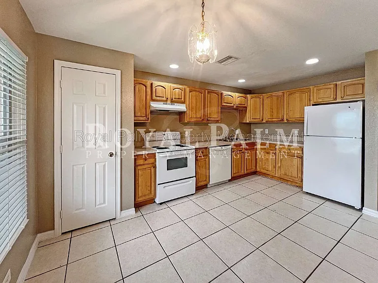 5231 27th St SW — Photo 10