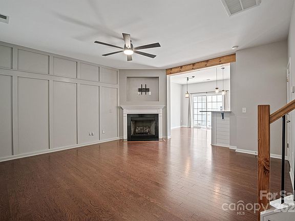 5th image of 149 Leyton Loop Unit D