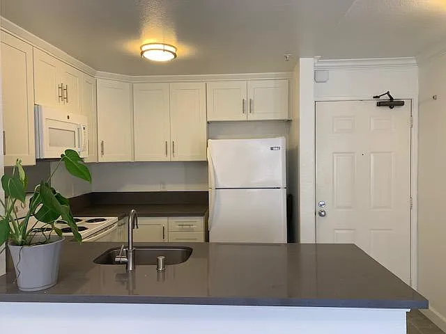 8889 Caminito Plaza Centro #7123 — Photo 4