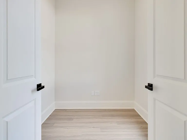 117 Perth Pl — Photo 31