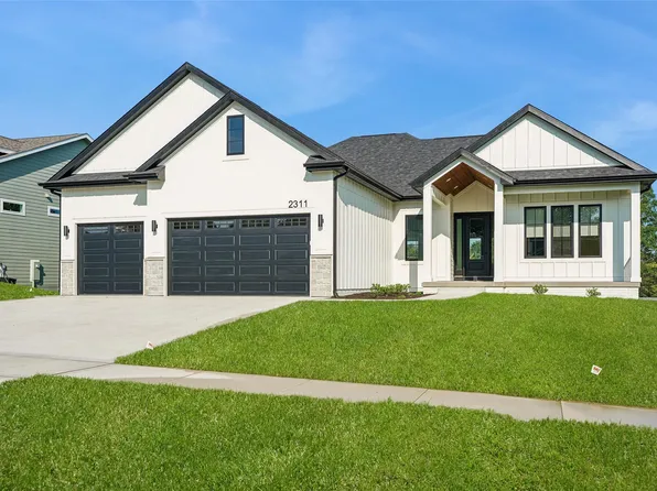2311 N 7th St, Indianola, IA 50125
