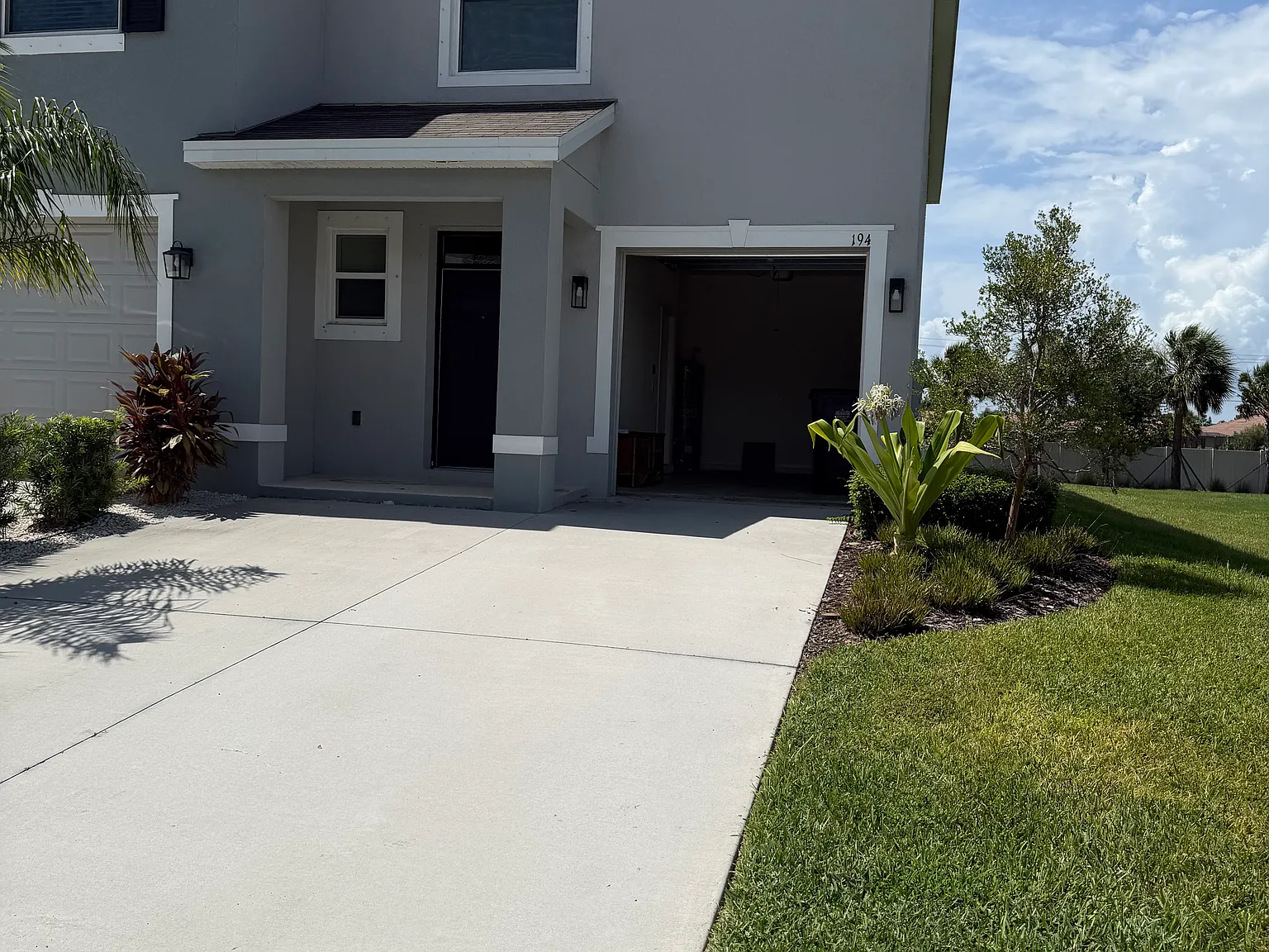 3 bed, 2.5 bath, 1758 sqft, $2,400 — Photo 1