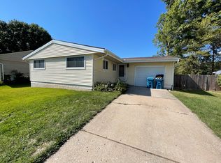 1024 Highland Dr, Liberty, MO 64068