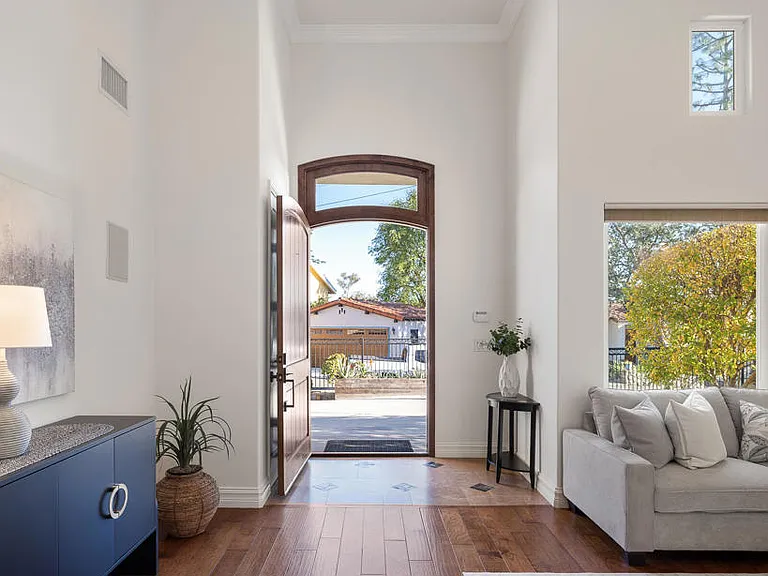 4337 Vista Pl — Photo 3
