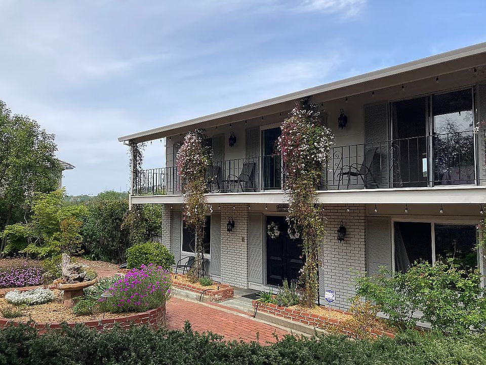 1st image of 3077 Stanford Ln