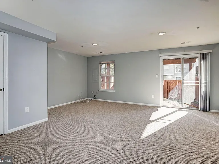 6955 Aquamarine Ct — Photo 23