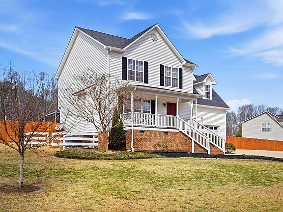 2nd image of 322 Saddle Ridge Dr