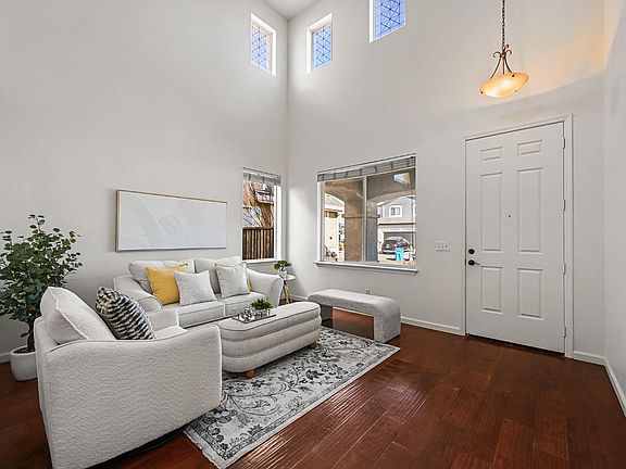 5th image of 2824 Elk Lane