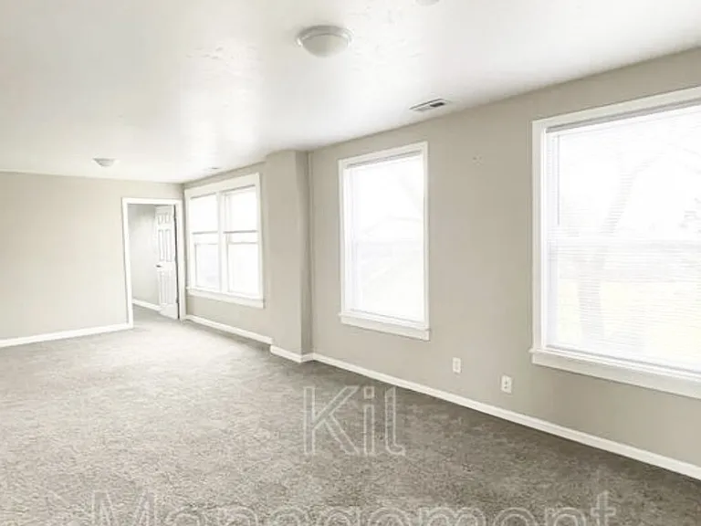 2248 Broadway St #UPPER — Photo 8