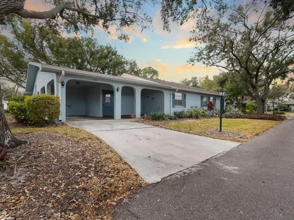 1102 Harefield Cir, Sun City Center, FL 33573