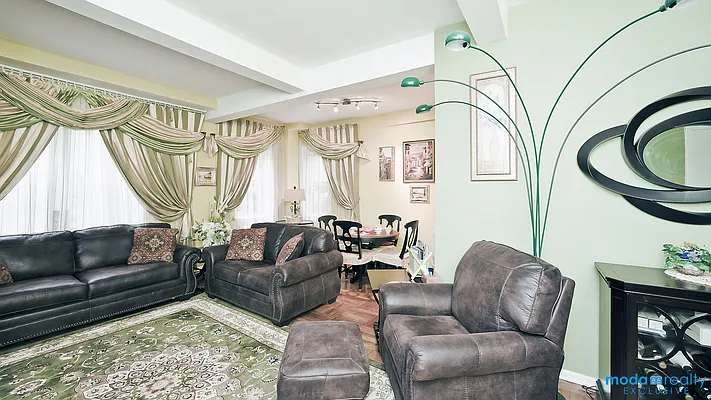 Sold by Moda Realty | media 11