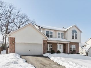 1033 Deer Creek Rd, Carpentersville, IL