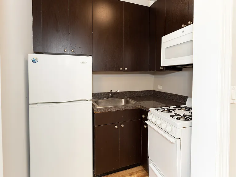 1101 W. Columbia — Photo 10