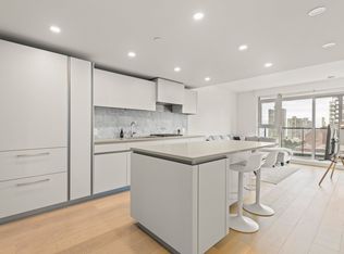 889 Pacific St #1104, Vancouver, BC V6Z2P5