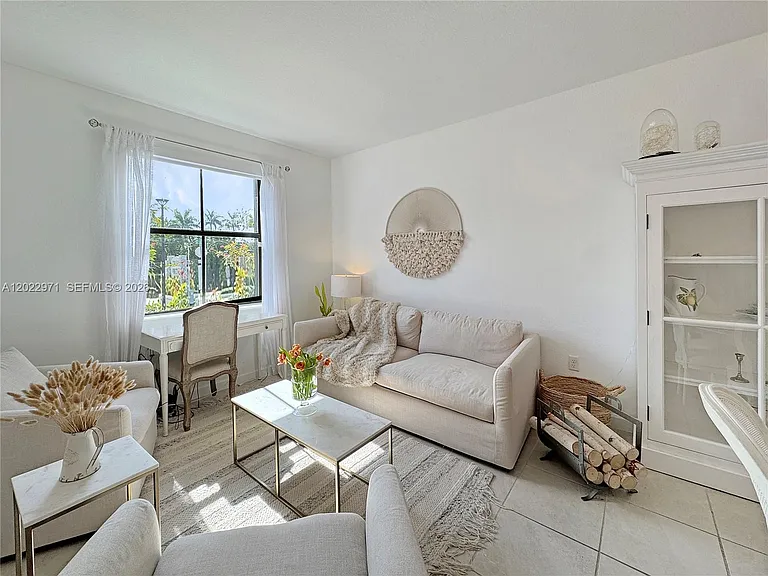14813 SW 183rd Ter #14813 — Photo 4